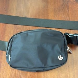 Lululemon everywhere bag